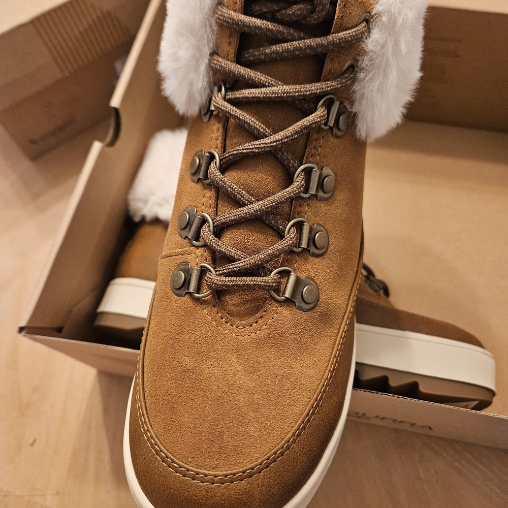 Koolaburra Tan Suede Winter Boots Sz 6